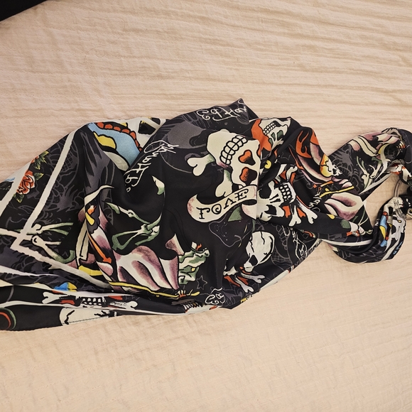 Ed Hardy Black Graphic Jeans And Scark Top - Picture 10 of 11